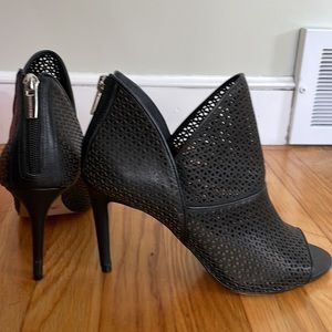 Vincent Camuto Peep Toe Heels